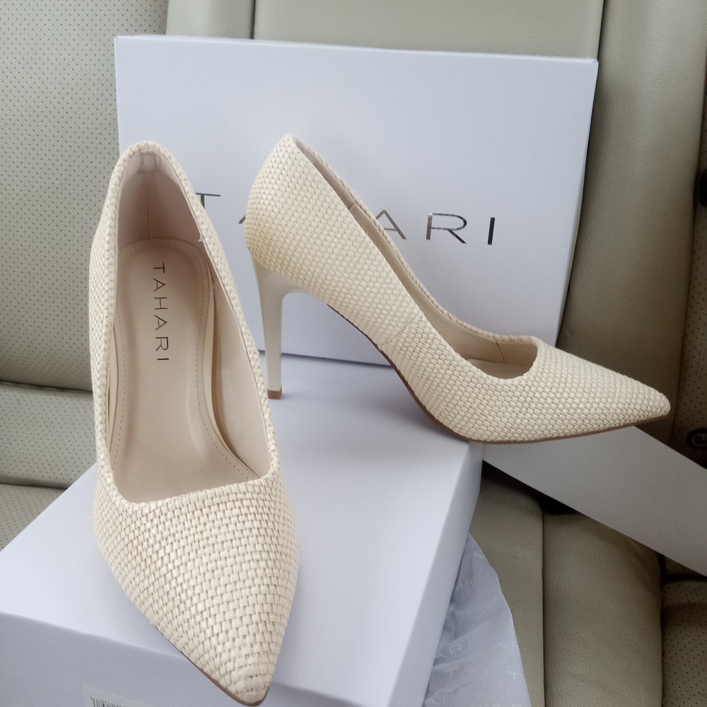 Tahari Women's Cream Heels - Picture 6 of 8
